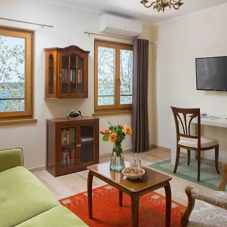 Valdibora Sea View * Ровинь
